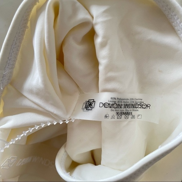 DEVON WINDSOR Alexina Top - Picture 5 of 7